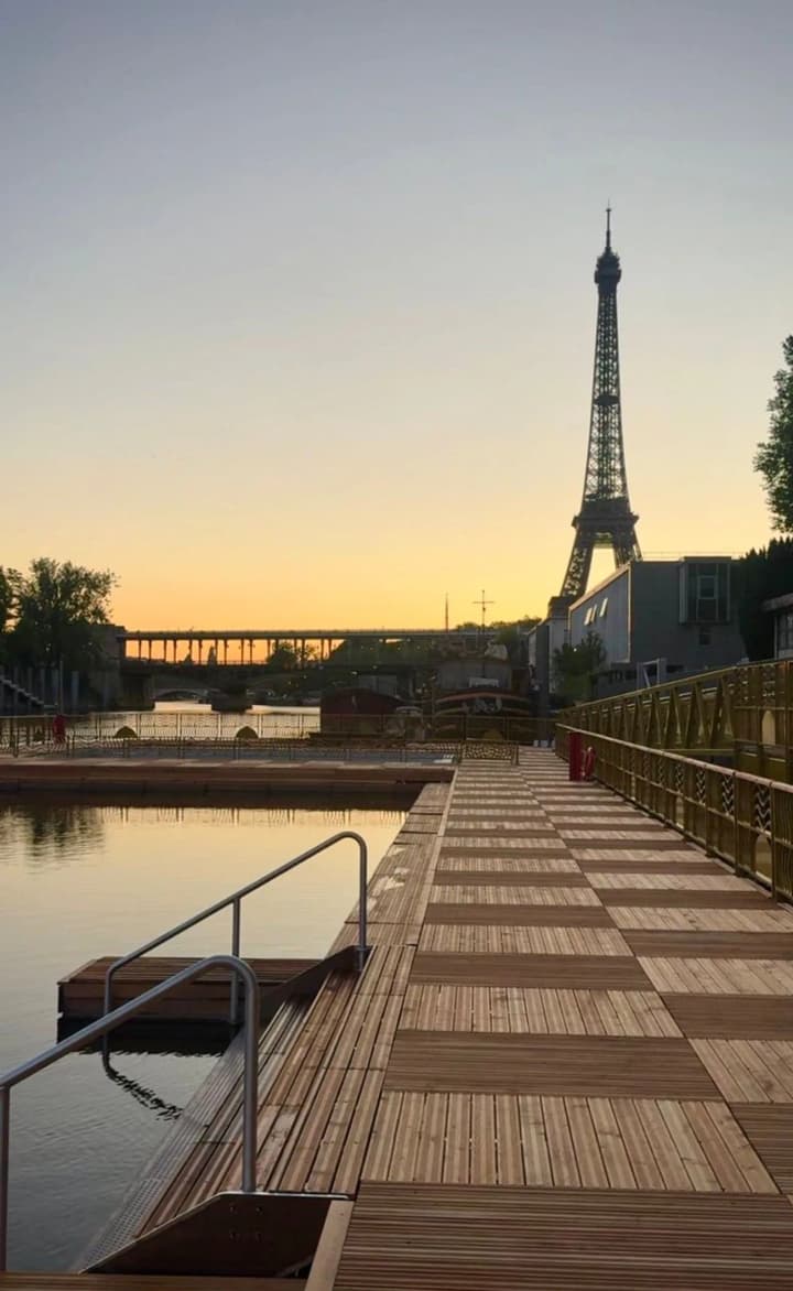 Сена у Парижі знову відкрита для купання після столітньої заборони