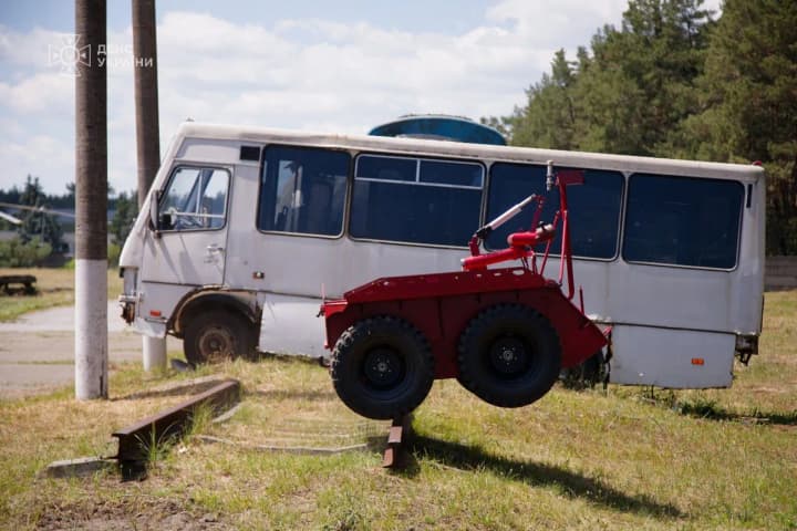ГСЧС получила первый пожарный робот от украинского производителя