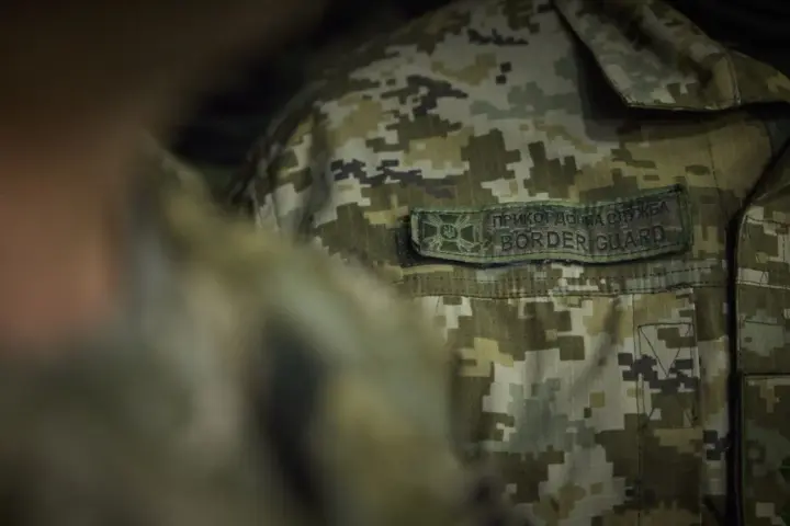 У горах поблизу кордону прикордонники виявили тіло чоловіка