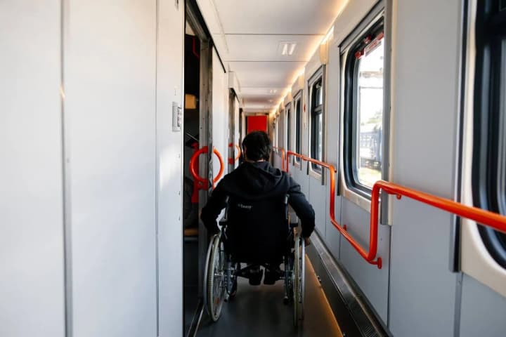 Barrier-free carriage for passengers in wheelchairs will be available by pre-order