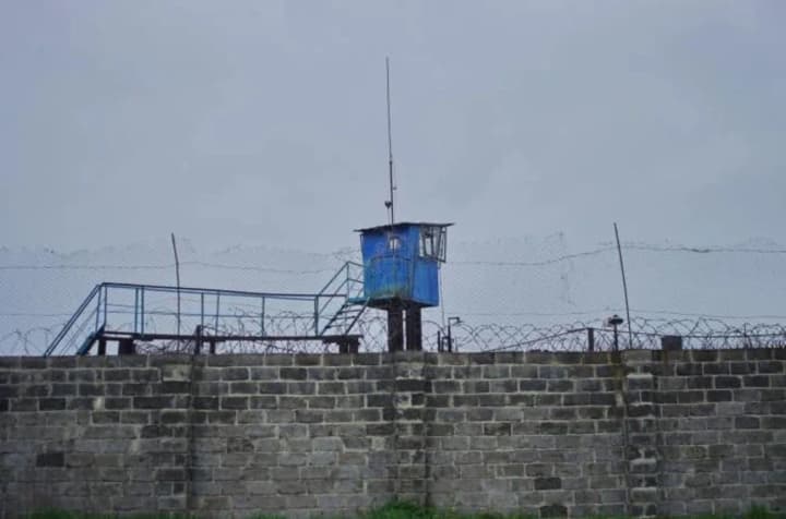 Сотрудники колонии в Донецкой области пытали украинцев: полиция объявила о подозрении 22 лицам