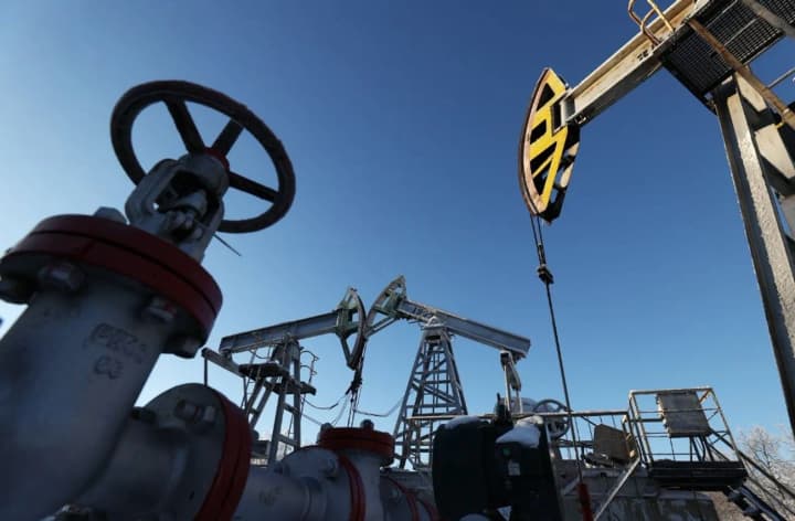 Ограничение цены на нефть РФ до 50 долларов: переговоры продолжаются, есть импульс - Radio Liberty