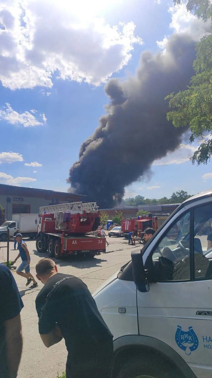 A large-scale fire engulfed a warehouse and office building in Rostov, Russia