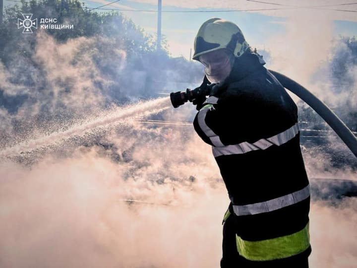 In Kyiv region, the number of victims due to the Russian attack has increased, a large-scale fire continues to be extinguished: consequences shown