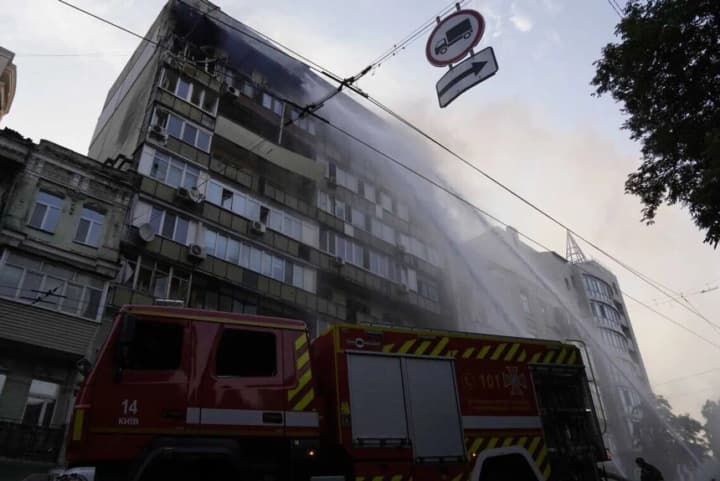 Нічний удар росії по Києву 10 липня: постраждалих уже 24