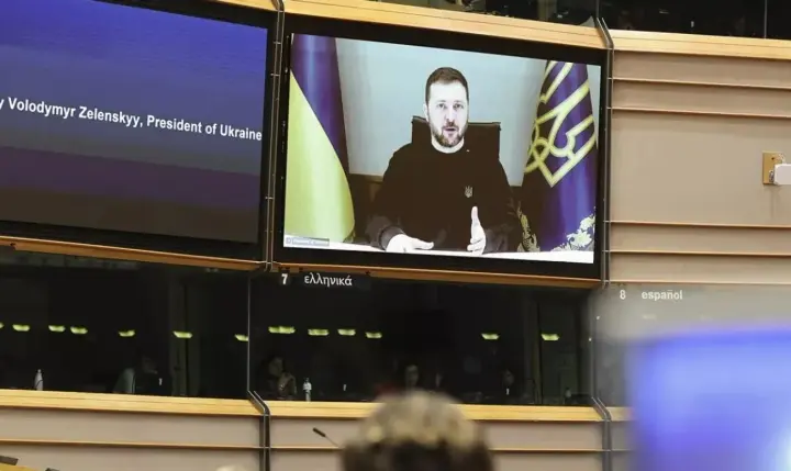 Підозри у російському шпигунстві: комісія ЄС звільнила перекладача, якого раніше залучали для спілкування з Зеленським