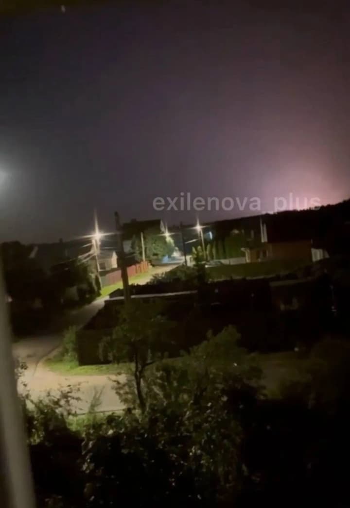 Безпілотники атакували низку російських регіонів, зокрема підприємства оборонної промисловості