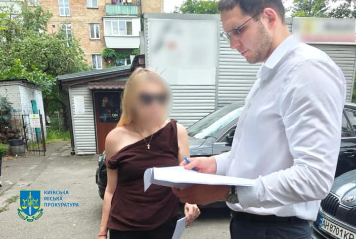 Kyiv official suspected of embezzling over a million hryvnias on procurement for heating points