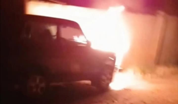 Партизани знищили автомобіль "ахматівців" у Маріуполі