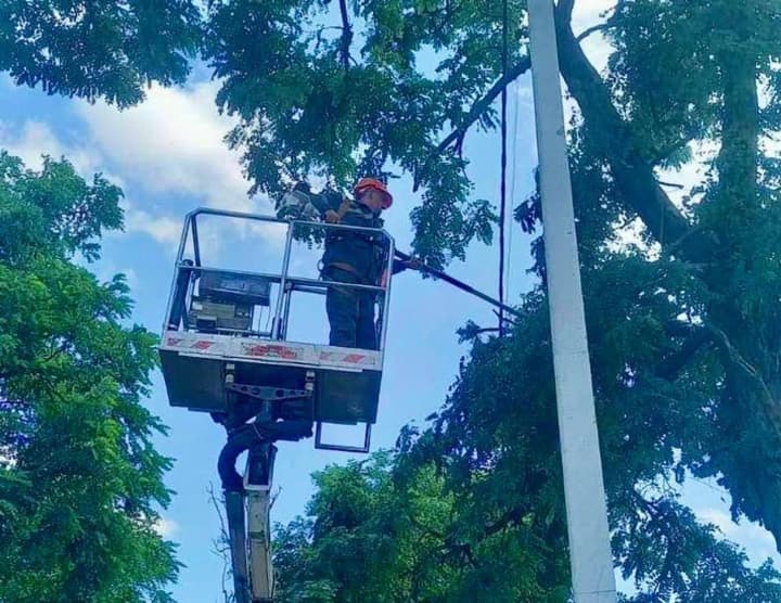 As a result of the Russian attack on Kyiv region, cars, a hangar, and warehouses were damaged