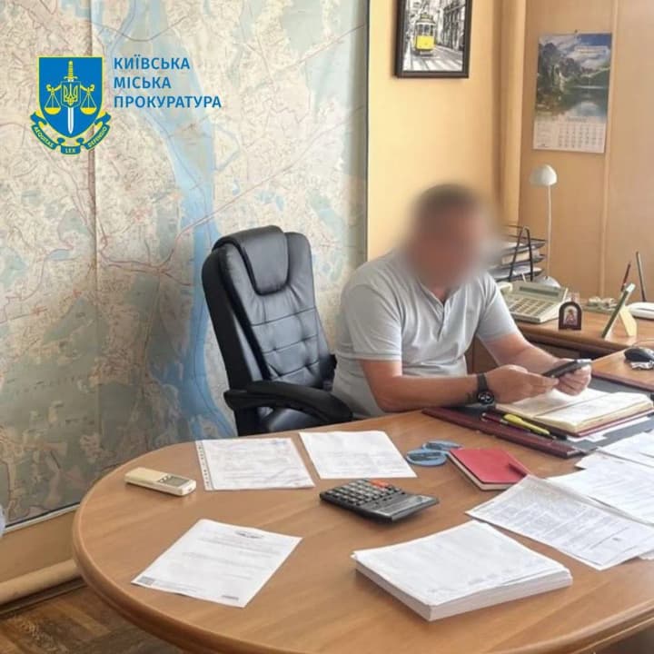 Kyivpastrans official detained for embezzling UAH 1.1 million on equipment procurement