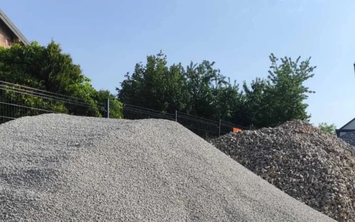 "Ukrzaliznytsia" announced auctions for the sale of crushed stone from its own quarries: when the bidding will take place