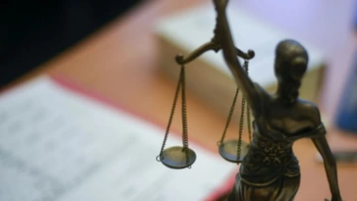 Отец приговорен к 12 годам тюрьмы за изнасилование собственной дочери