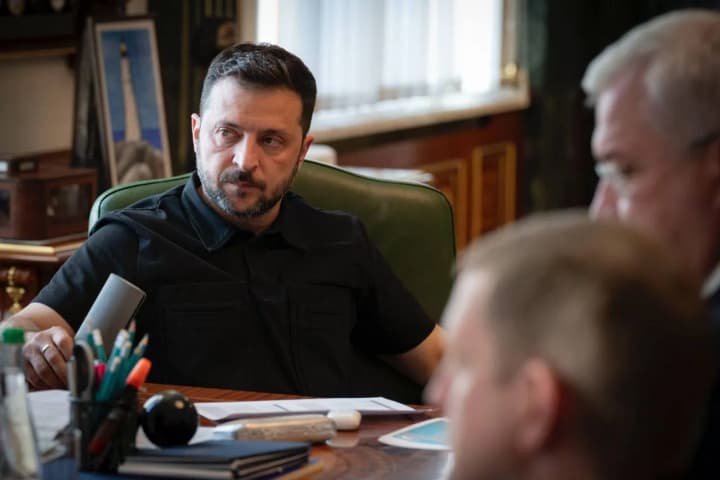 Ускорение запуска Спецтрибунала и новые политико-правовые удары по рф: Зеленский провел совещание с командами МИД и ОП