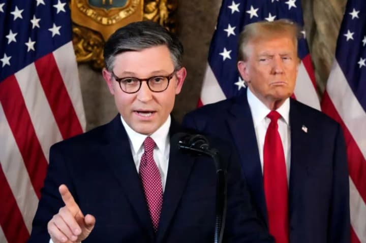 Спикер Палаты представителей США Майк Джонсон требует «прозрачности» в деле Эпштейна