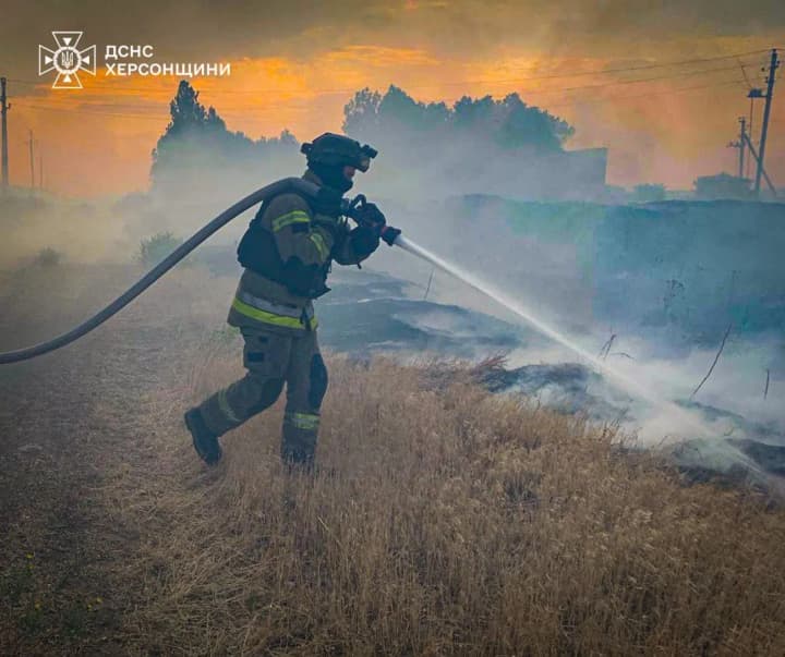 265 natural fires occurred in Ukraine in 24 hours; wheat field burned due to Russian attack in Kherson region