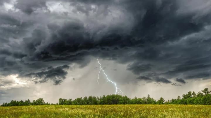 Thunderstorms, hail, and squally winds: dangerous weather to cover seven regions