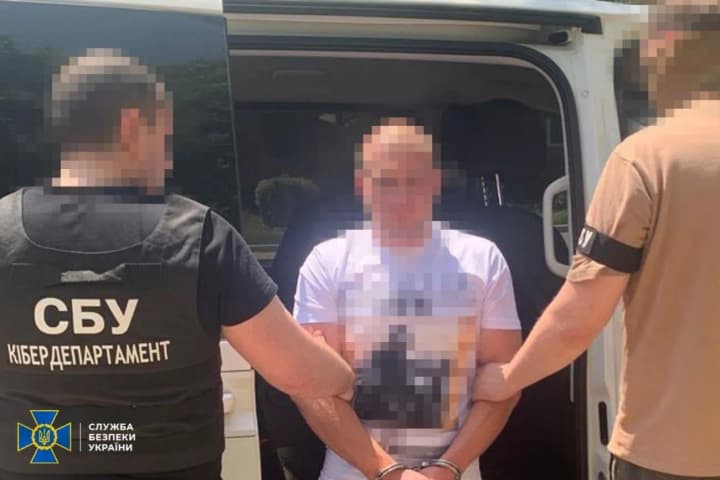 СБУ затримала двох агентів фсб, які готували масштабну диверсію в порту на Одещині