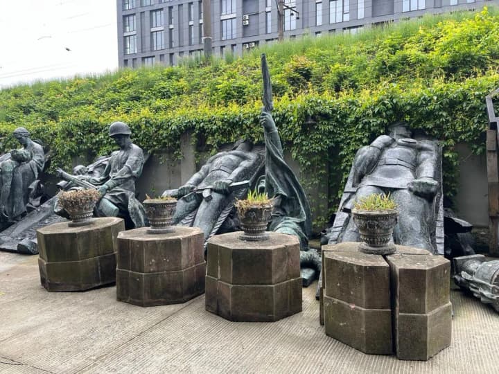 Пагорба Слави радянського окупаційного періоду у Львові більше не буде: ексгумація завершилась, останки перепоховають