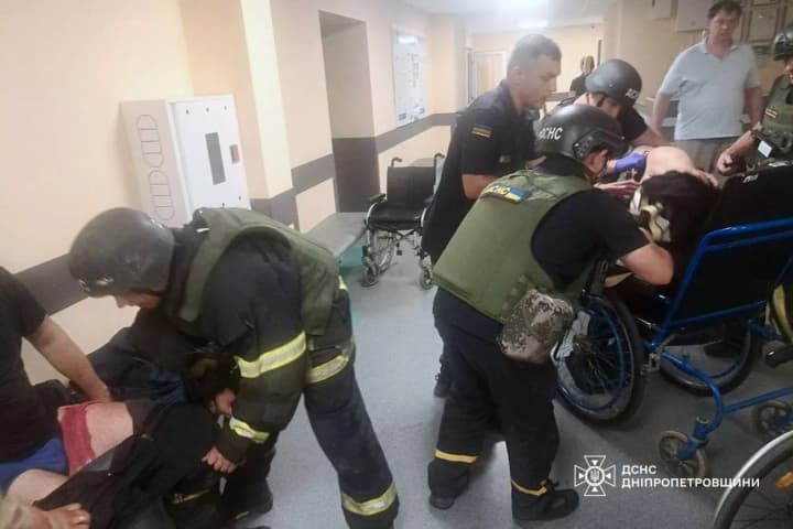 Russian drone attacked Nikopol: three rescuers and two civilians injured