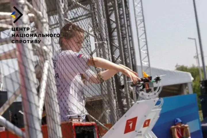 Окупанти залучають українських дітей до збирання FPV-дронів для "СВО"