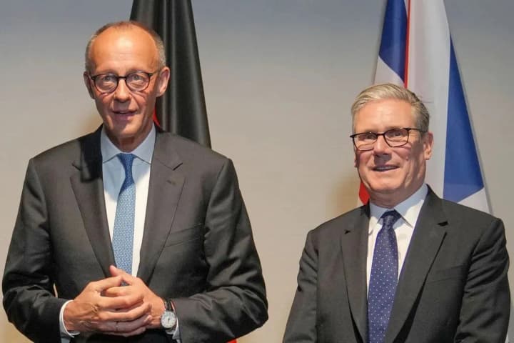 Британія та Німеччина підписують пакт про взаємний захист від нападу