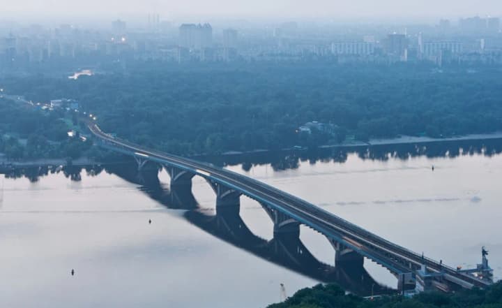 Traffic on the Metro Bridge in Kyiv will be partially restricted until the end of July