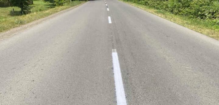 На Буковині чоловік у розшуку тікав від ТЦК: військовослужбовці прокололи йому шини