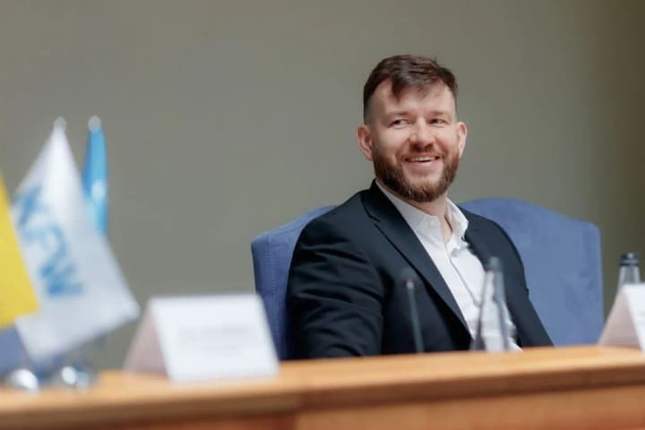 Apartment, land plots, and car for UAH 1.5 million: what's in the declaration of the new Minister of Social Policy Uliutin