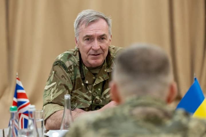 Head of UK Defence Staff arrives in Kyiv amid possible London involvement in arms procurement talks for Ukraine