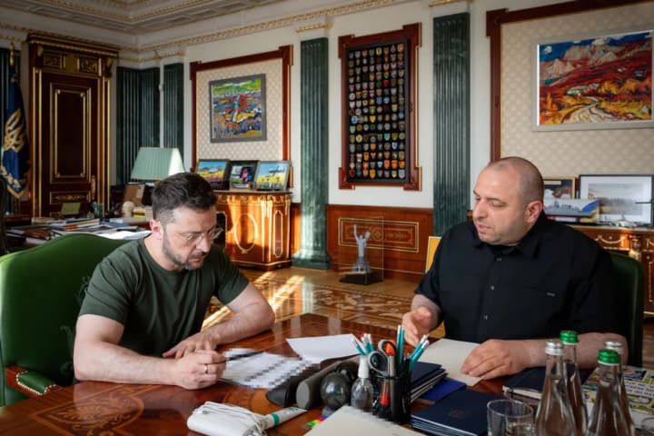 Зеленський дав завдання Умєрову: аудит рішень РНБО і Ставки, зброя і активізація зі стамбульськими домовленостями і переговорами