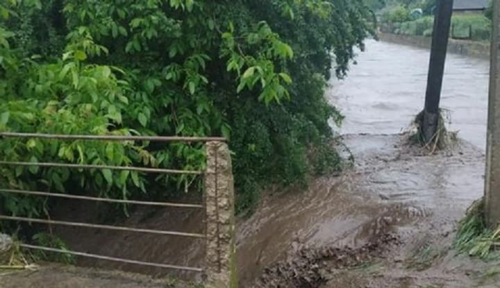На Буковине ливень размыл горные дороги: ГПСУ предупреждает об опасности