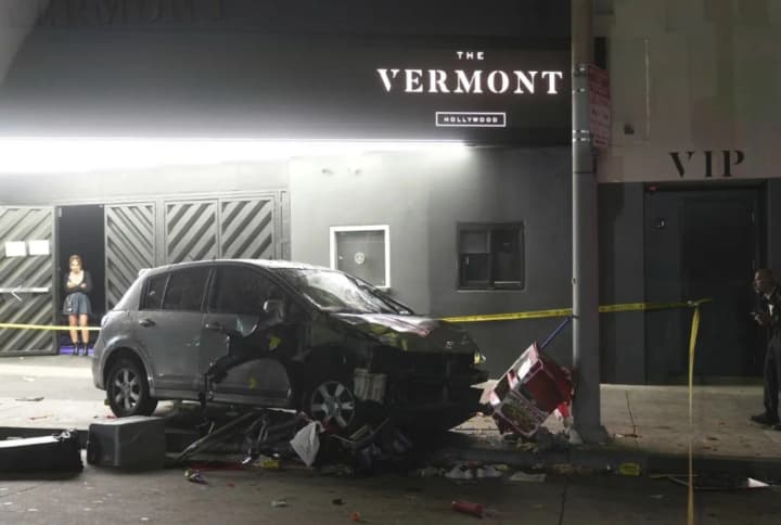 Car drove into crowd in Hollywood: number of injured rose to 30