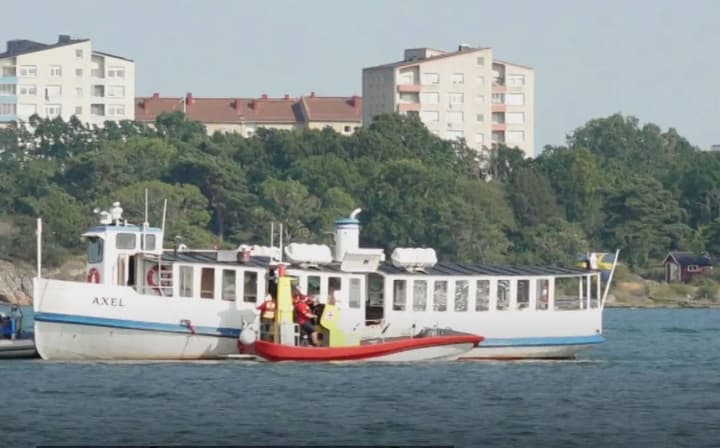 Ship ran aground in Sweden: 87 people evacuated