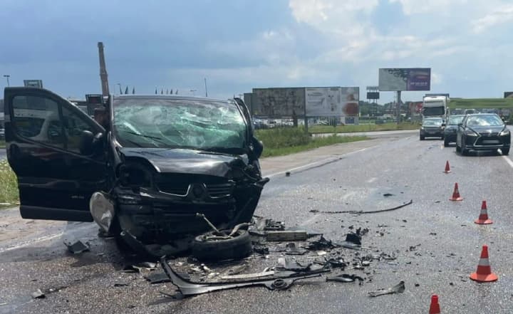 ДТП во Львовской области: водитель BMW выехал на встречную полосу, много пострадавших