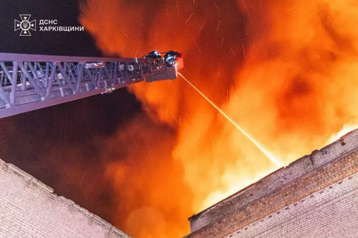 Зеленський: масована нічна атака рф забрала життя двох людей, 15 поранених, включаючи дитину