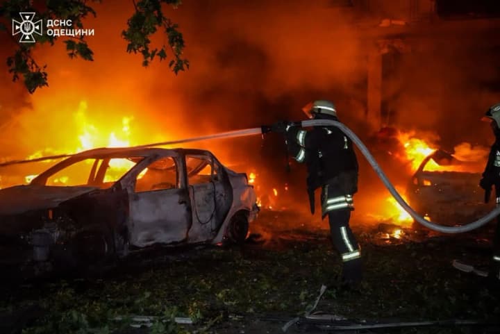Нічна атака на Одесу: в ДСНС показали наслідки ударів ворожих безпілотників