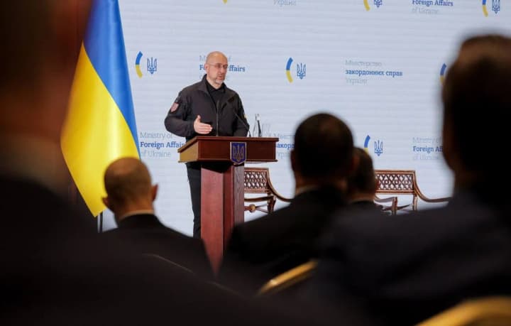 На оборону нужно $120 млрд в следующем году, половину планируют получить при поддержке союзников - Шмыгаль