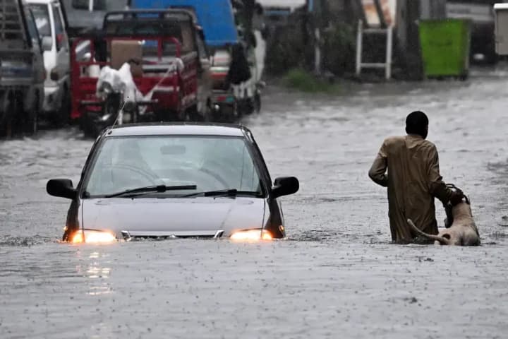 Landslides and floods in northern Pakistan: at least three dead, dozens missing