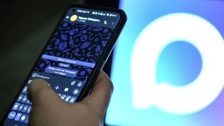 Russians began to be "driven" into the national messenger MAX - Russian media