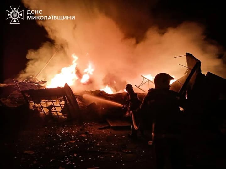 Fire extinguished at warehouses in Mykolaiv after Russian strike: consequences shown