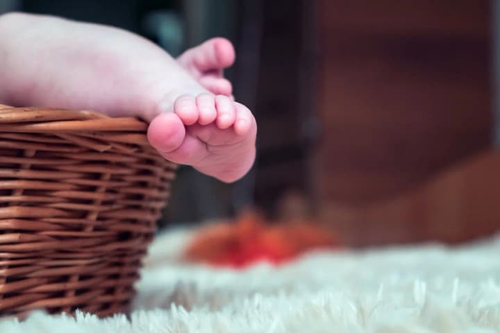 Космос, Люцифер, Ассоль, Валькирия: какие необычные имена выбирали для детей украинцы в этом году