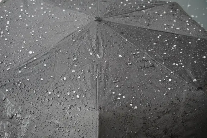 Thunderstorms, squalls, and hail: yellow danger level declared in Kyiv and eastern Ukraine