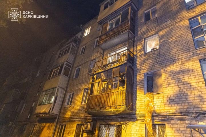 Харьков пережил массированную ночную атаку РФ: 5 пострадавших, среди них 3 спасателя
