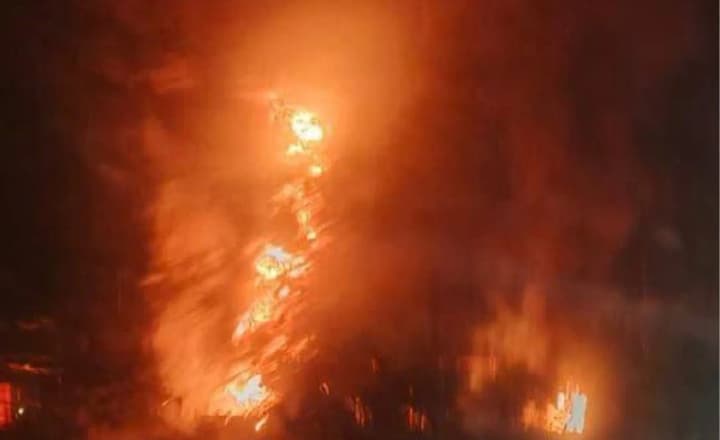 Нафтобаза у волгоградській області рф охоплена вогнем після атаки дронів - ЗМІ