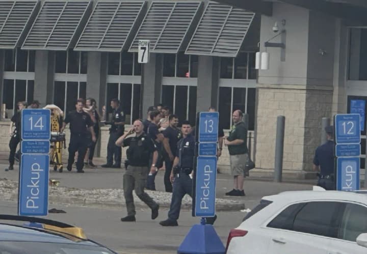 Stabbing attack in Michigan supermarket: 11 people injured