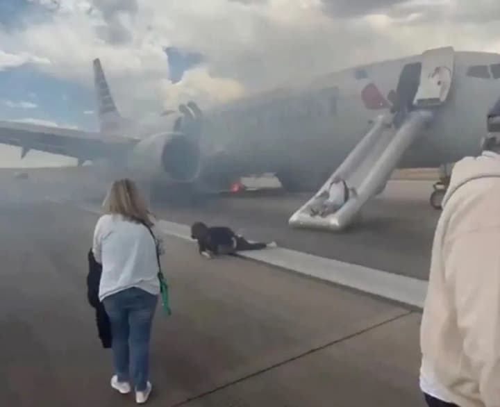 Boeing plane caught fire during takeoff in Denver: 179 passengers on board