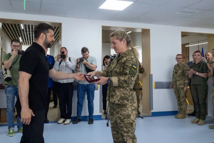 Zelenskyy congratulated medics on their professional holiday and awarded them state honors