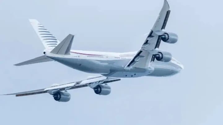 US to spend almost $1 billion on upgrading Boeing 747-8 for Trump - NYT