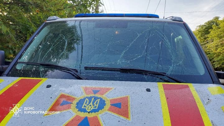 В Кропивницком атака рф затронула подразделение спасателей: кадры последствий